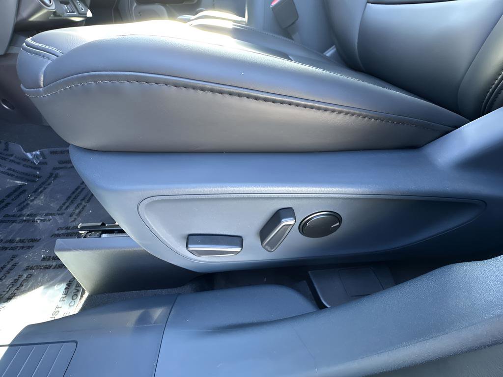 New 2025 Ford Maverick Lariat w/ Black Appearance Package image 14