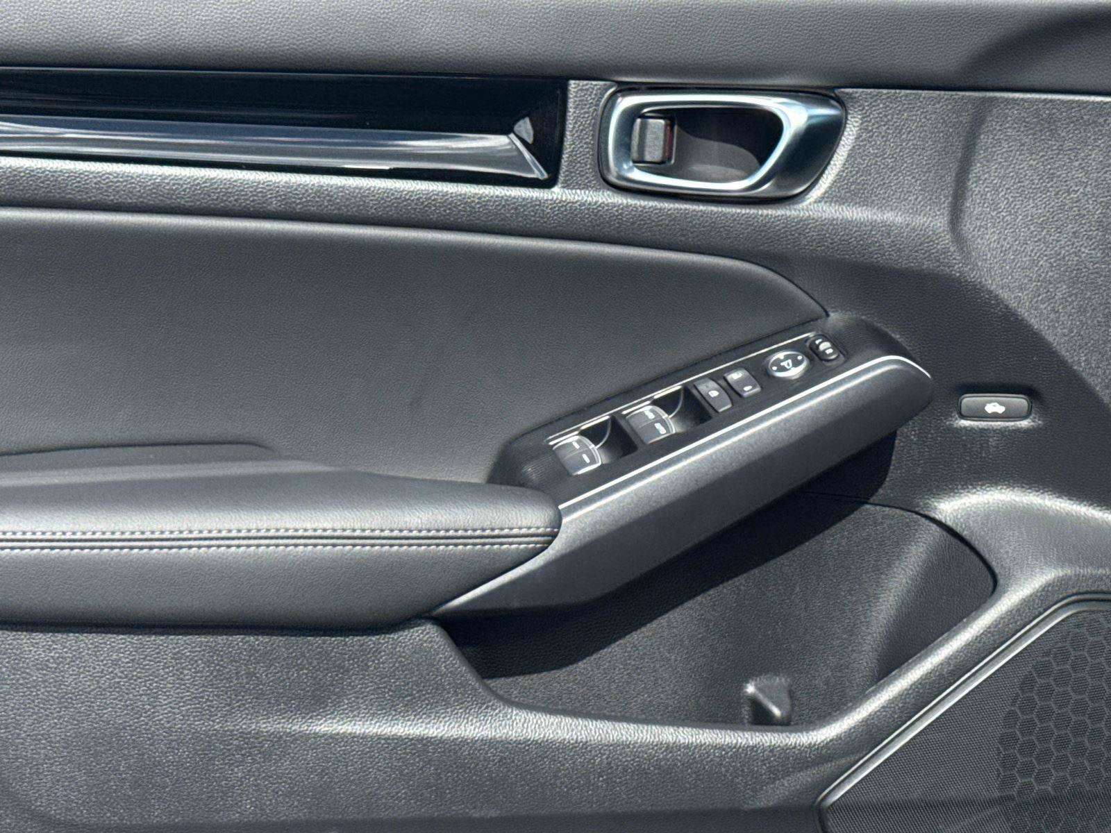 Certified 2025 Honda Civic Sport Touring image 16