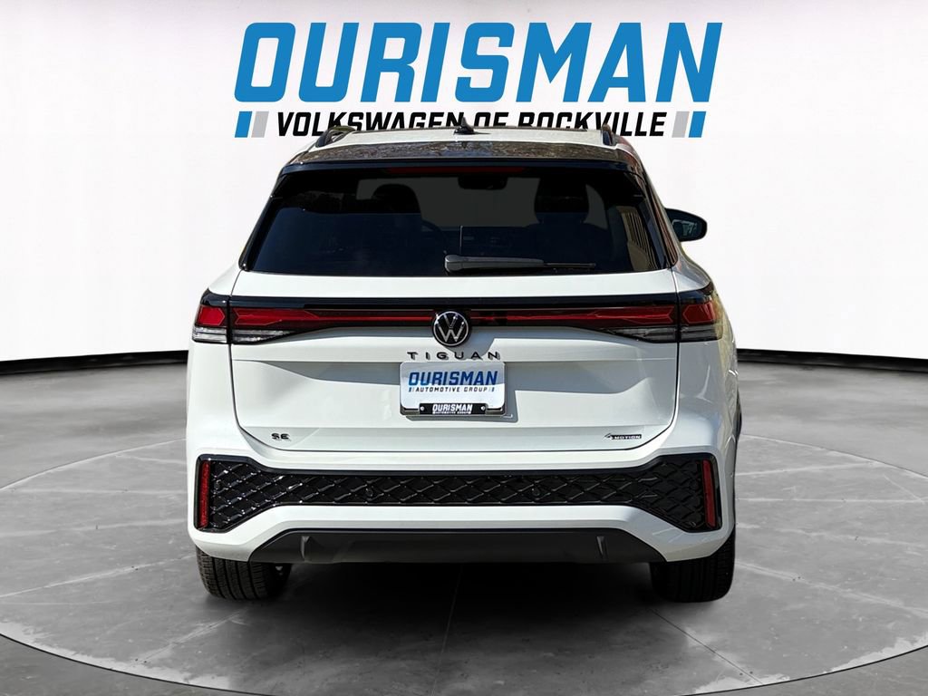 New 2025 Volkswagen Tiguan SE R-Line image 5