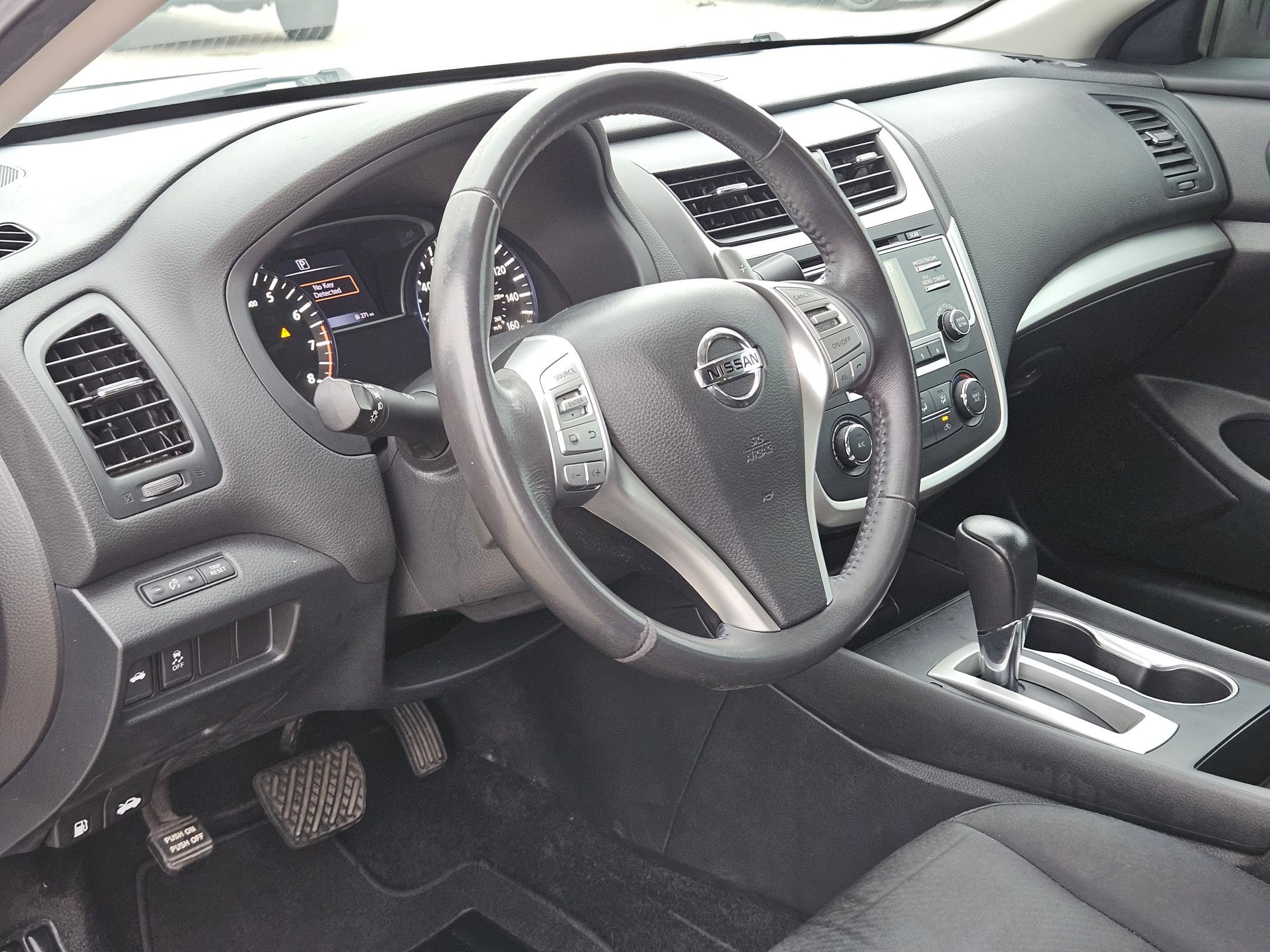 Used 2017 Nissan Altima 2.5 SR w/ Midnight Edition Package image 10