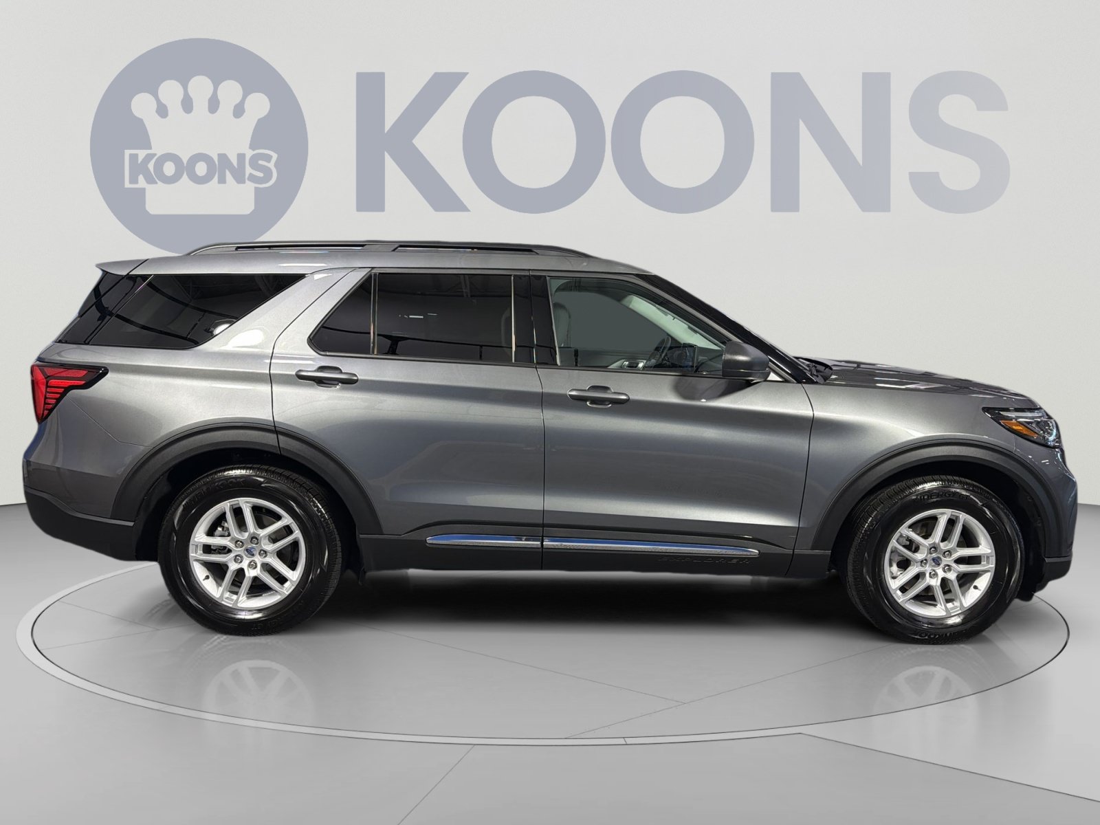 Used 2025 Ford Explorer Active RWD image 8