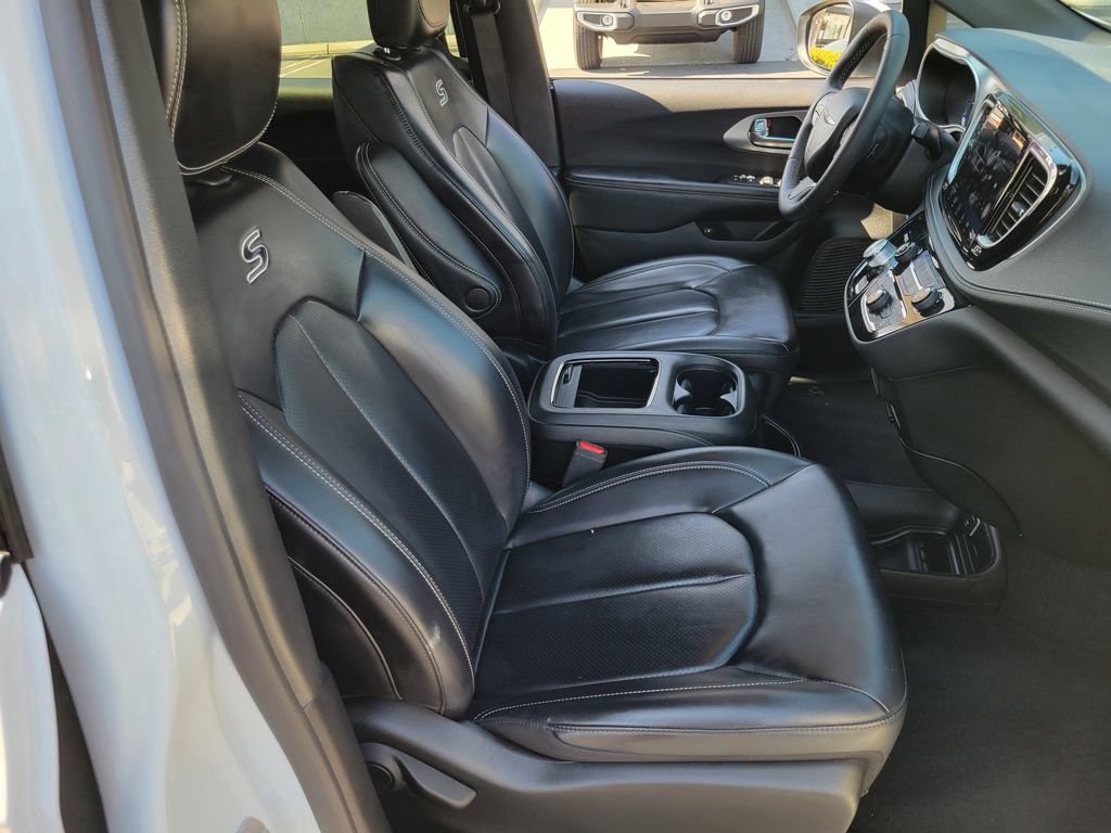 Used 2023 Chrysler Pacifica Touring-L w/ S Appearance Package FWD image 20