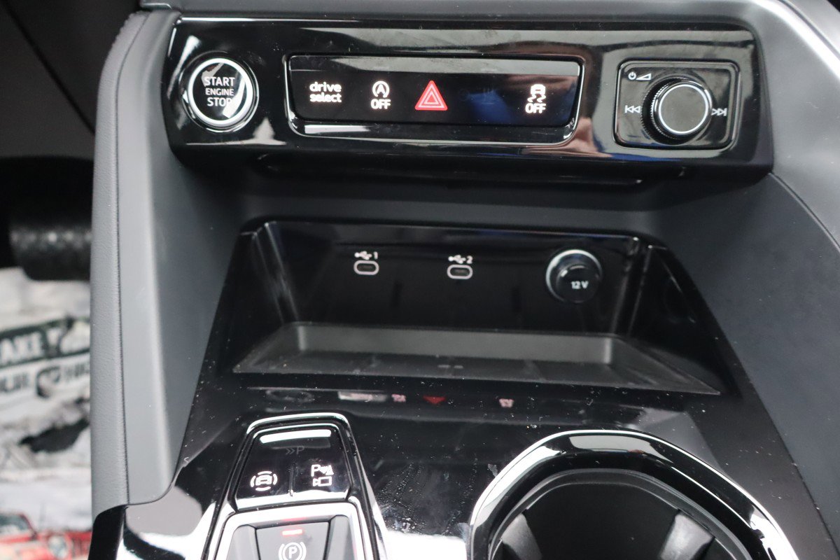 Used 2025 Audi Q5 Premium Plus w/ Premium Plus image 16