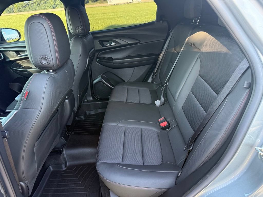 Used 2023 Chevrolet TrailBlazer RS w/ Sun and Liftgate Package AWD/4WD image 16