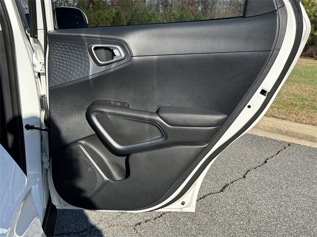 Used 2025 Kia Soul EX image 17