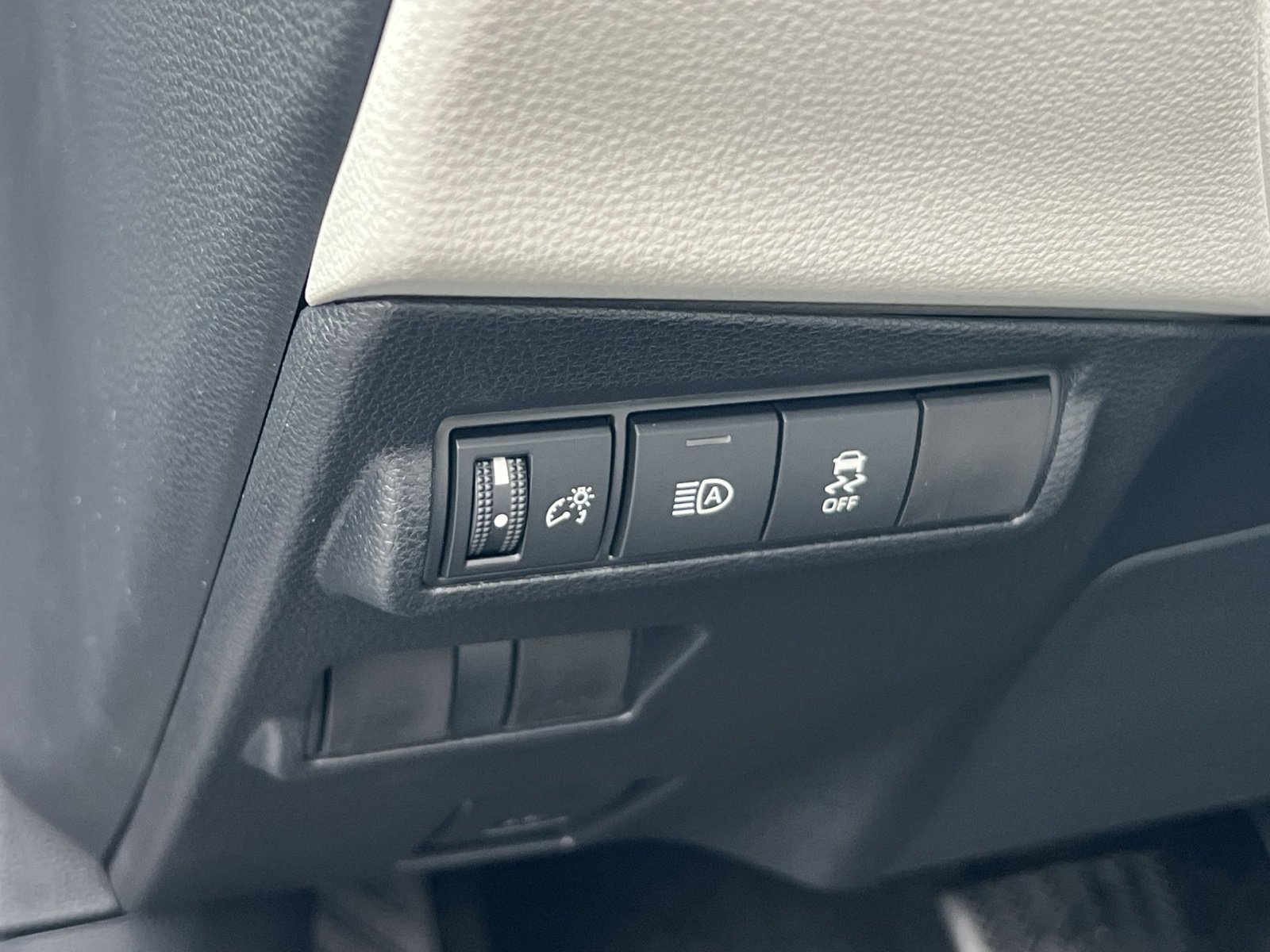 New 2026 Toyota Corolla Cross L image 23