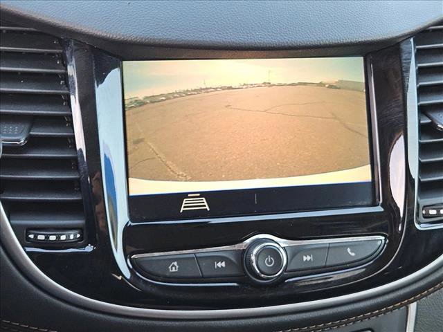 Used 2022 Chevrolet Trax LT w/ Redline Edition AWD/4WD image 12