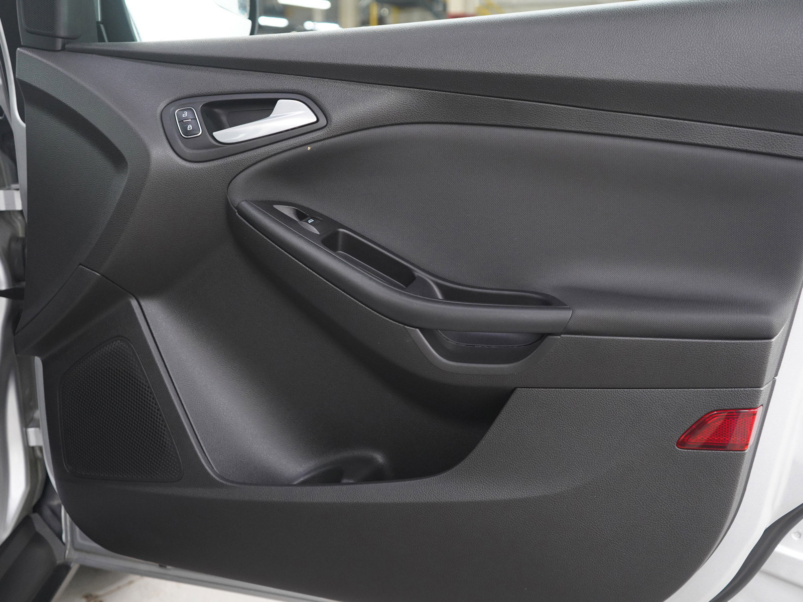 Used 2017 Ford Focus SE image 9