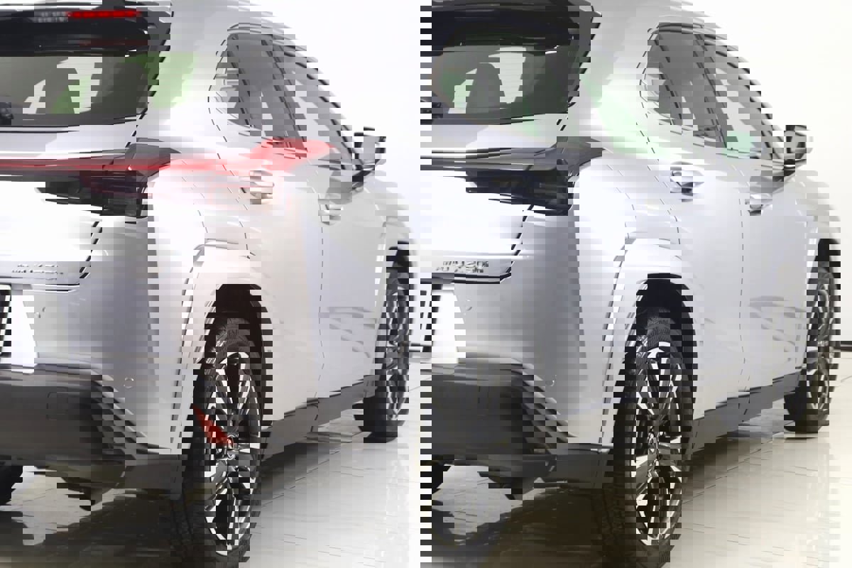 Used 2023 Lexus UX 250h AWD w/ Accessory Package (Z2) image 40