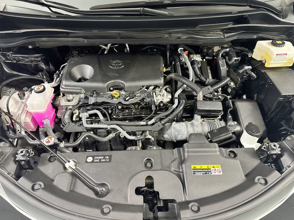 Used 2024 Toyota Sienna LE FWD image 31