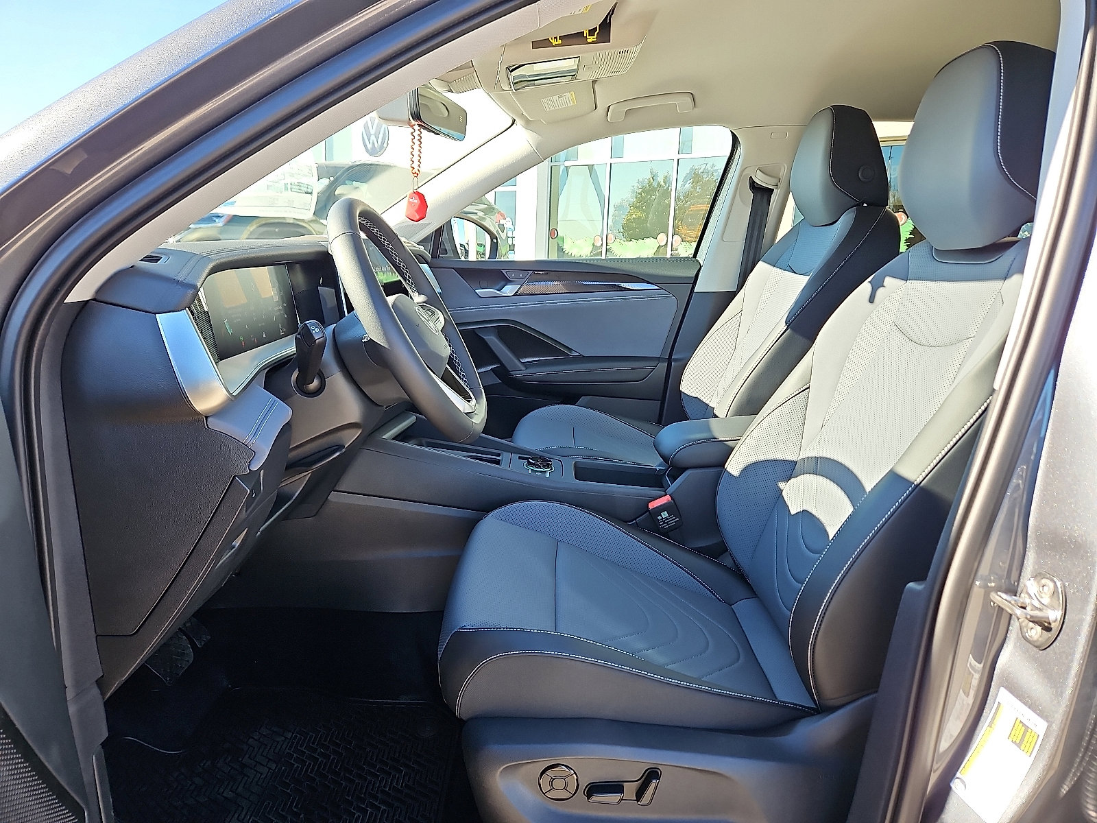 New 2026 Volkswagen Tiguan SE image 11