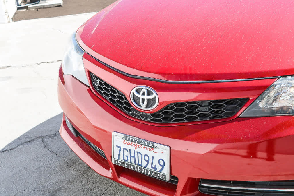 Used 2014 Toyota Camry SE FWD image 11