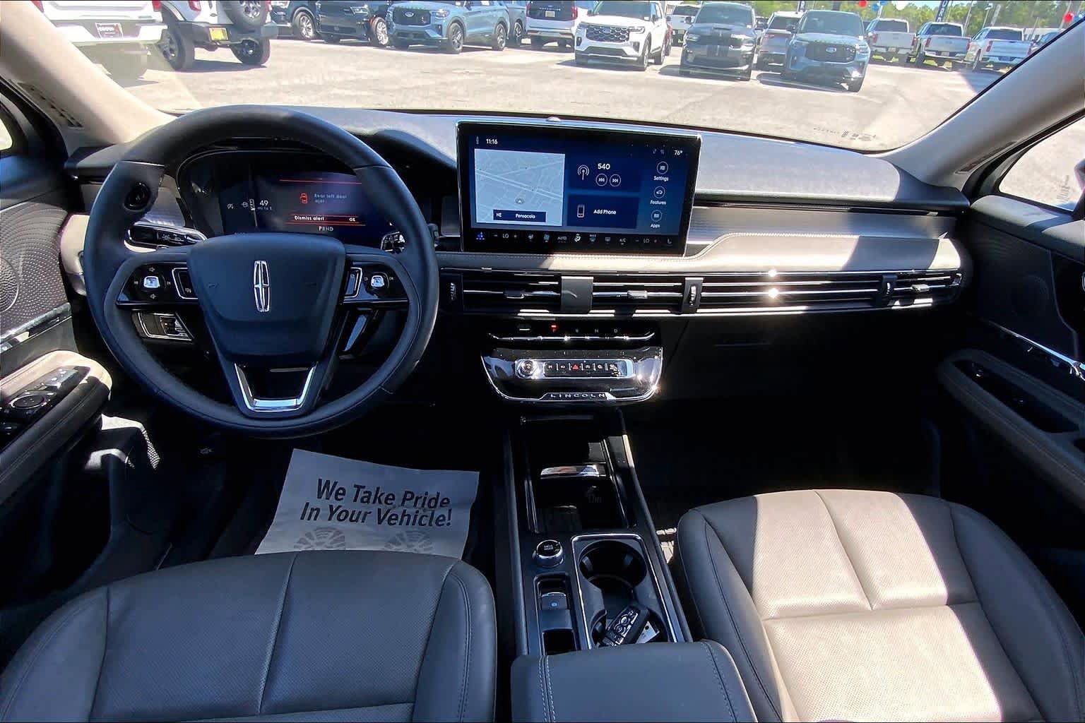 Used 2025 Lincoln Corsair AWD w/ Equipment Group 101A image 16