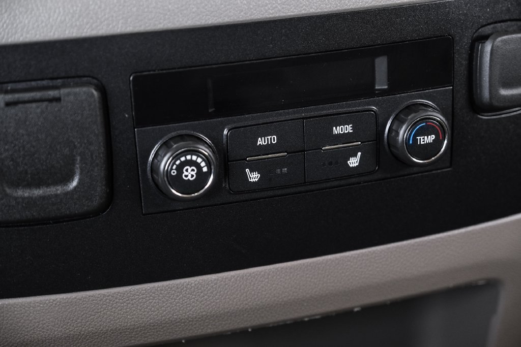 Used 2018 Chevrolet Tahoe Premier RWD image 40