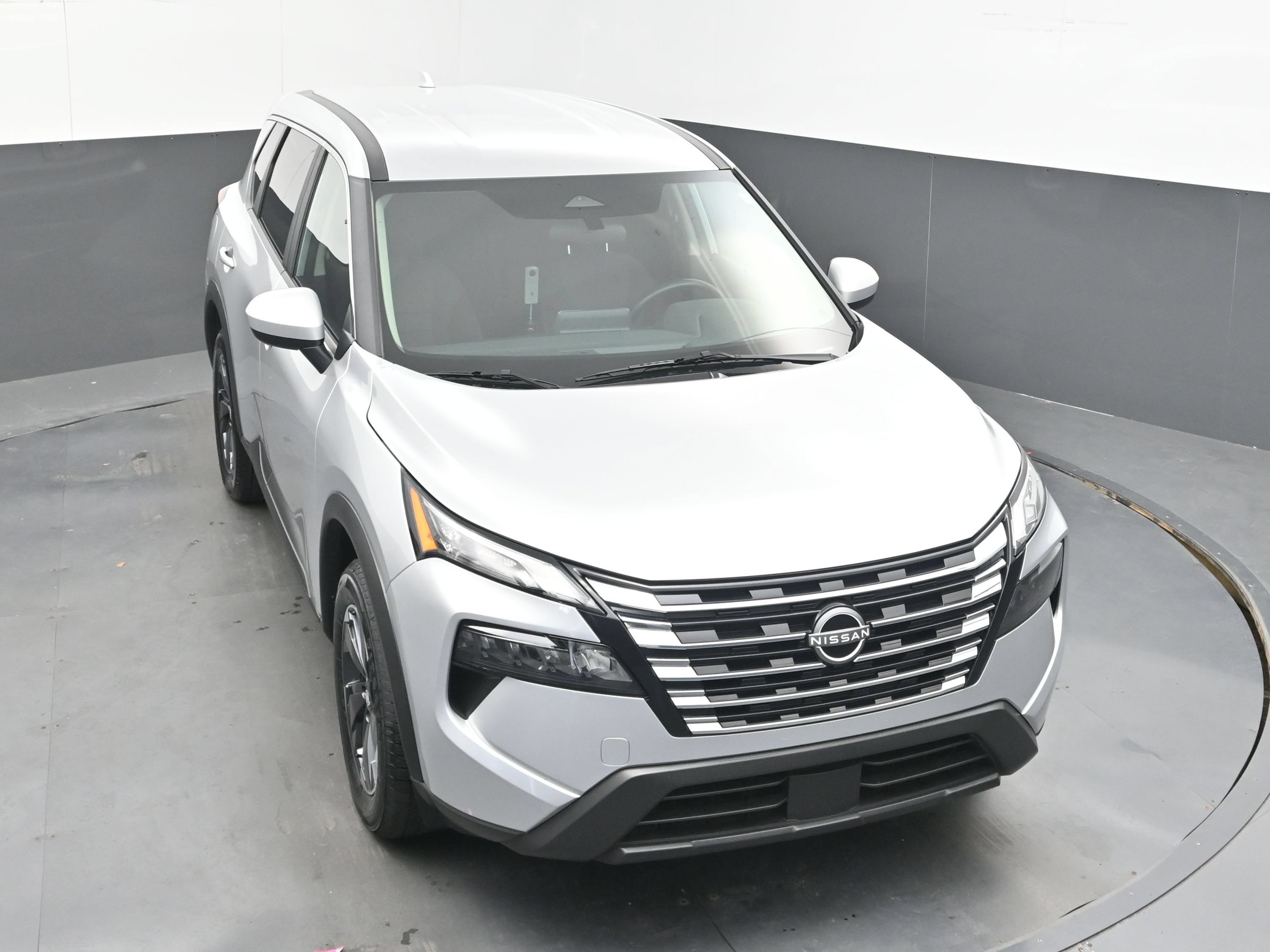 Used 2025 Nissan Rogue SV FWD image 36