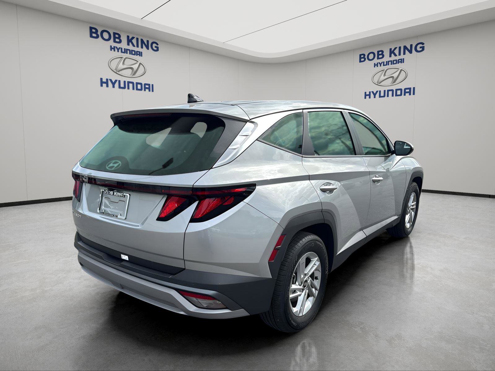 Certified 2025 Hyundai Tucson SE image 5