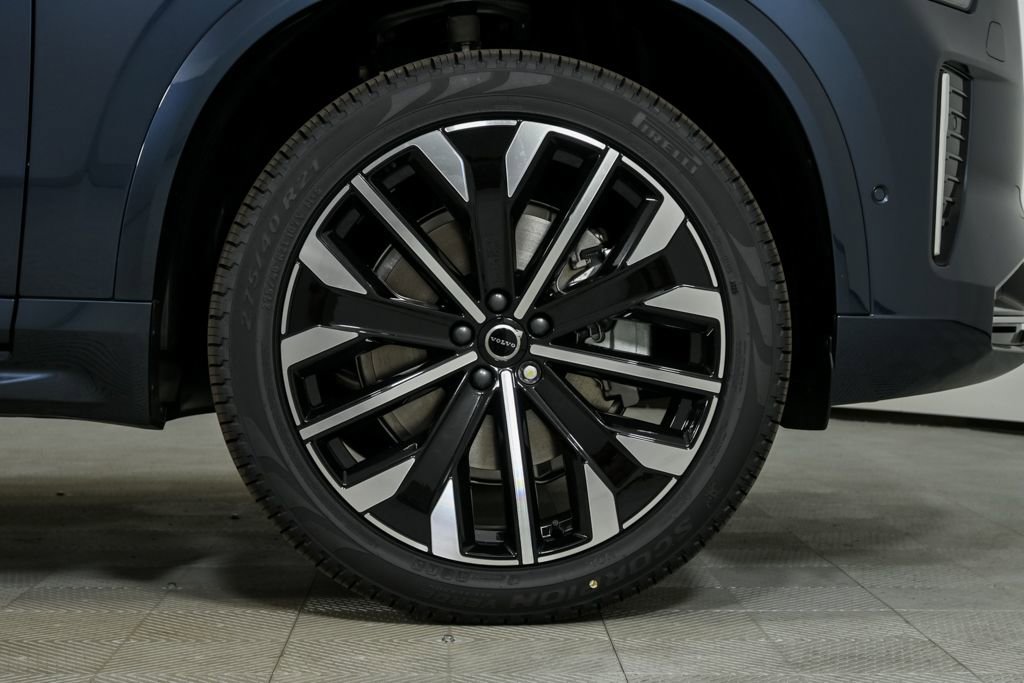 New 2026 Volvo XC90 B6 Plus w/ Protection Package Premier image 40
