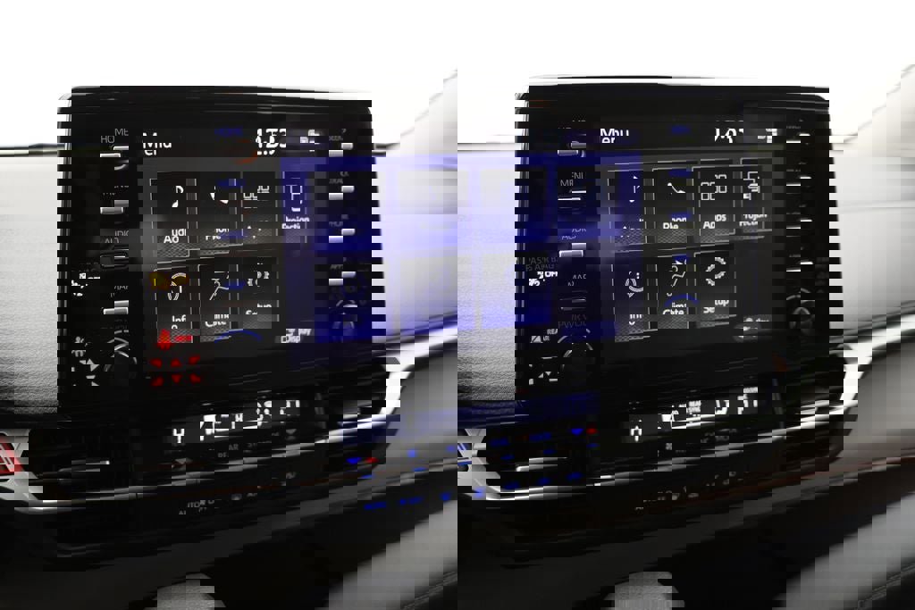 Used 2024 Toyota Sienna LE image 22