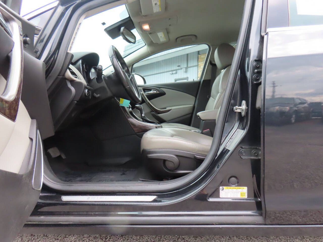 Used 2013 Buick Verano FWD image 12