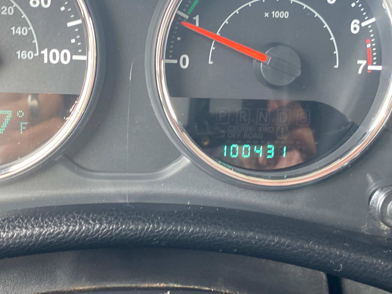 Used 2014 Jeep Wrangler Unlimited Sahara w/ Connectivity Group image 24