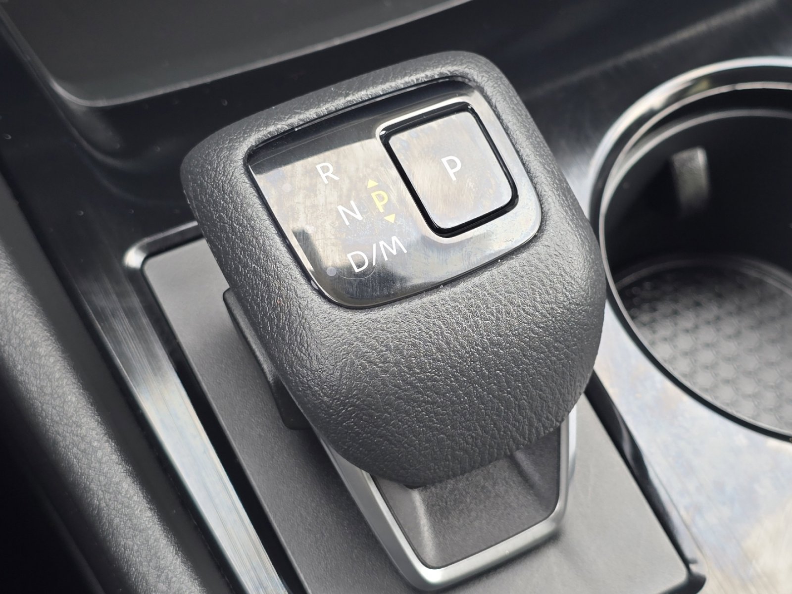 Used 2023 Nissan Rogue SV image 29