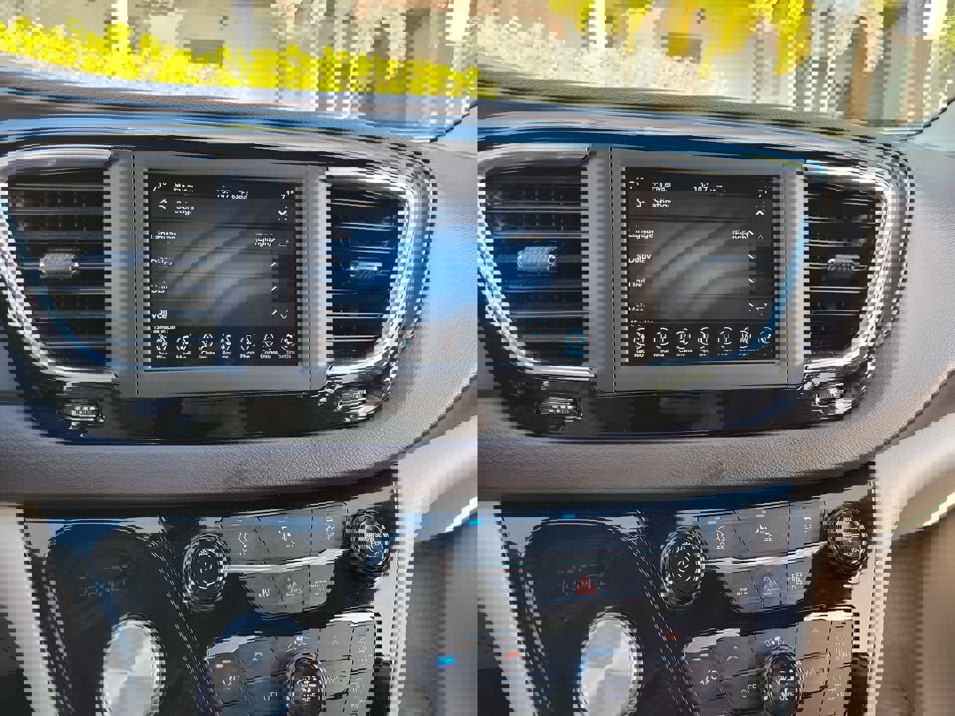 Used 2020 Chrysler Pacifica Touring w/ Tire & Wheel Group image 24