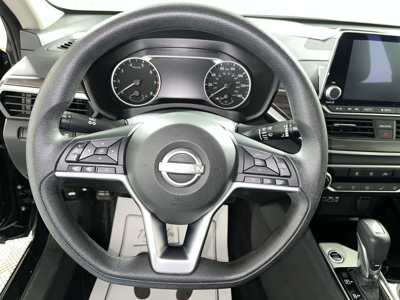 Used 2024 Nissan Altima 2.5 SV FWD image 16