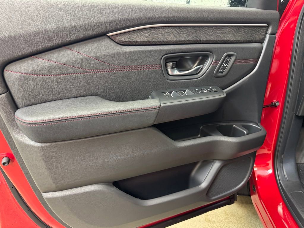 New 2026 Honda Pilot Black Edition image 8