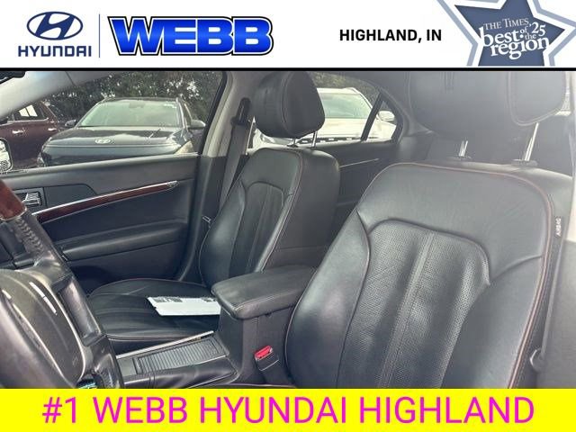 Used 2011 Lincoln MKZ image 23