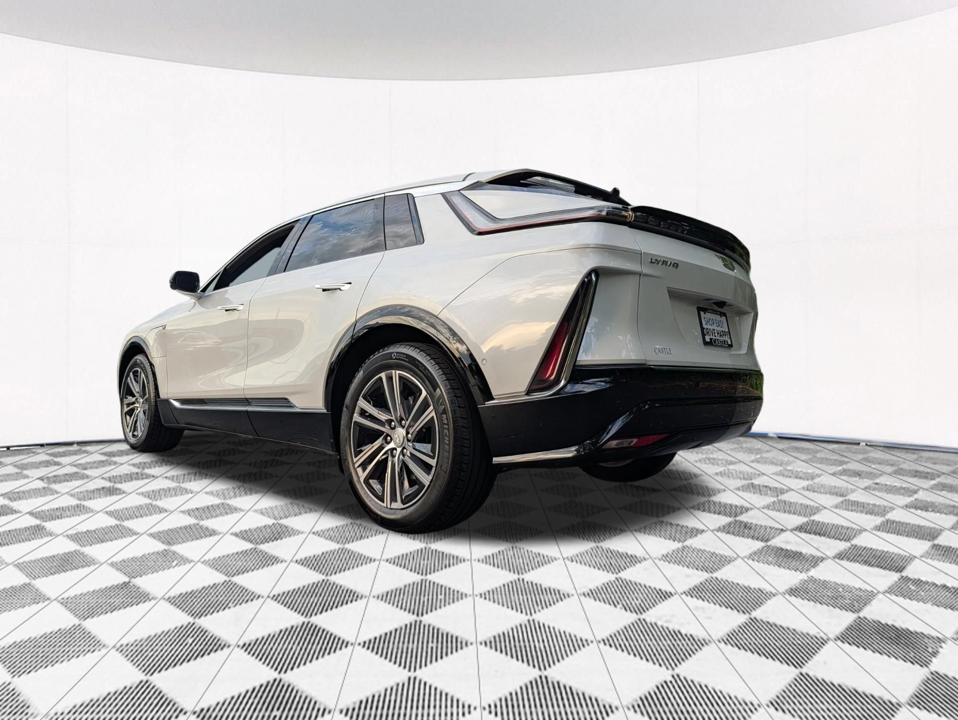 Used 2024 Cadillac Lyriq Luxury AWD/4WD image 17