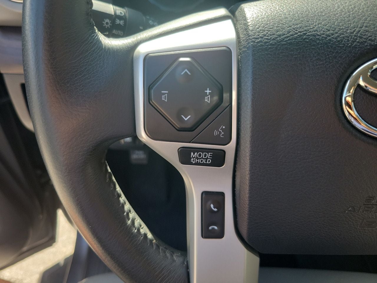 Used 2020 Toyota Tundra Limited w/ Limited Premium Package RWD image 18