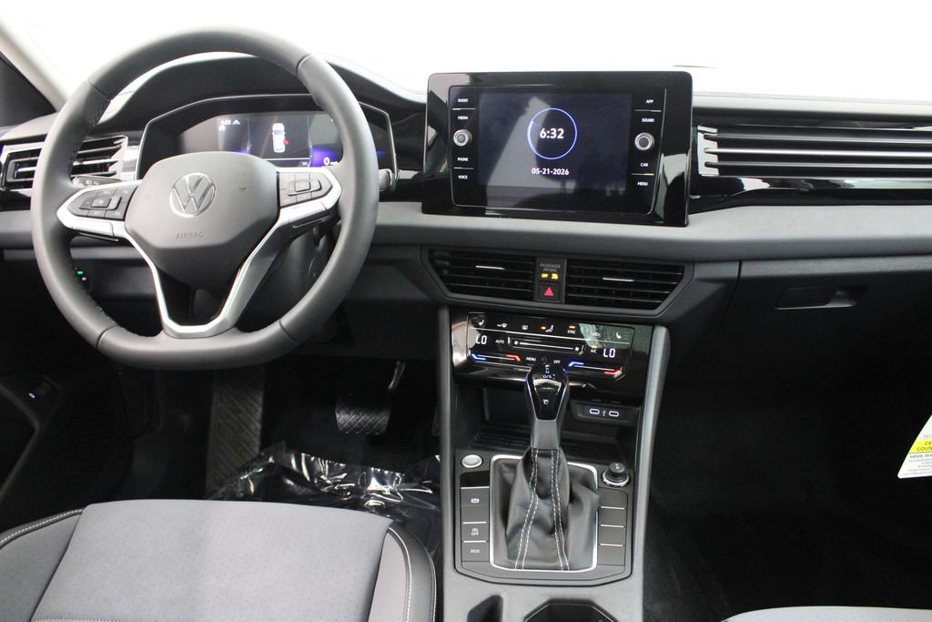 New 2026 Volkswagen Jetta SE FWD image 9