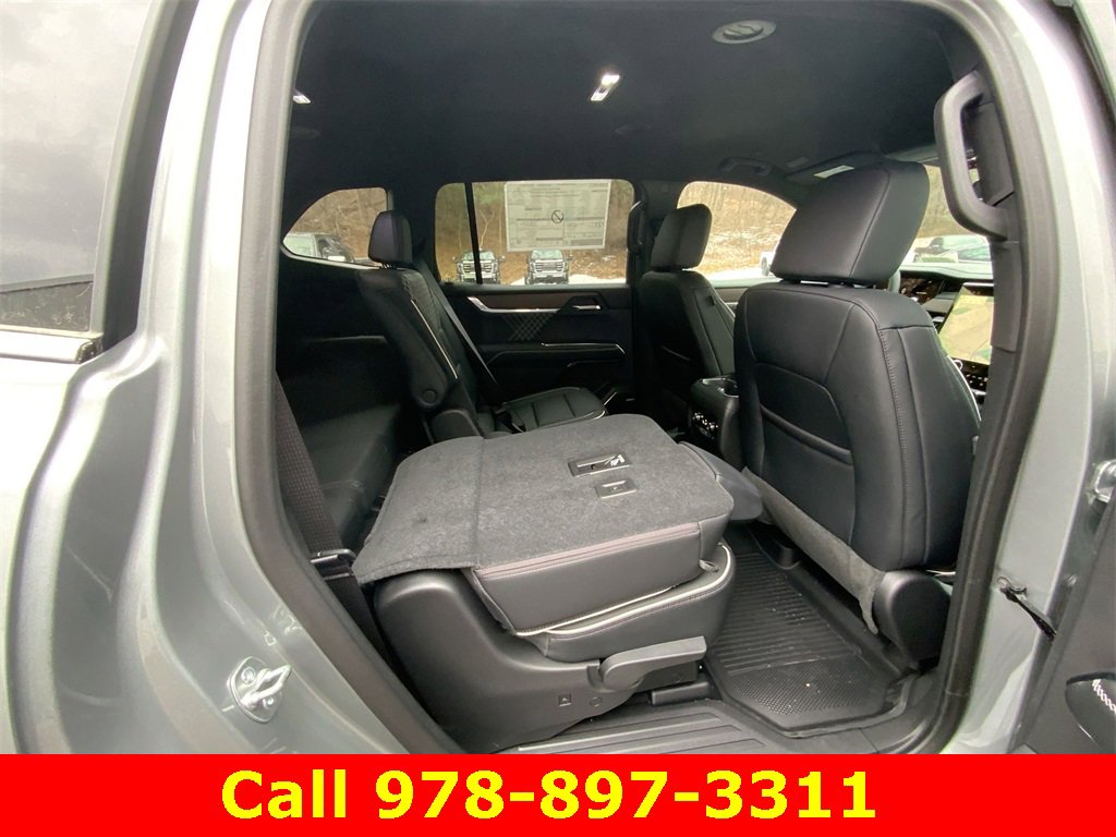New 2025 GMC Acadia Denali w/ LPO, Floor Liner Package image 31