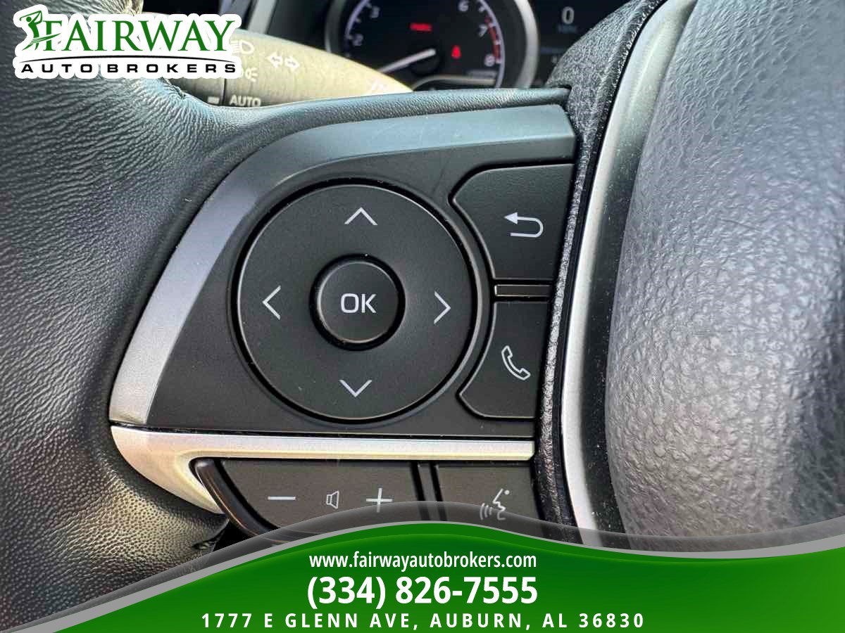 Used 2022 Toyota Camry XLE FWD image 19