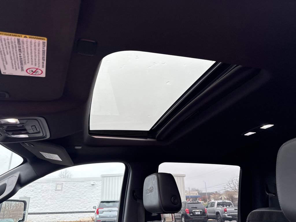 Used 2022 Chevrolet Silverado 2500 High Country w/ Z71 Off-Road Package image 13