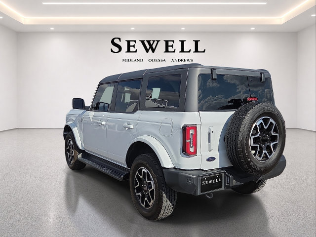 Used 2025 Ford Bronco Outer Banks AWD/4WD image 3