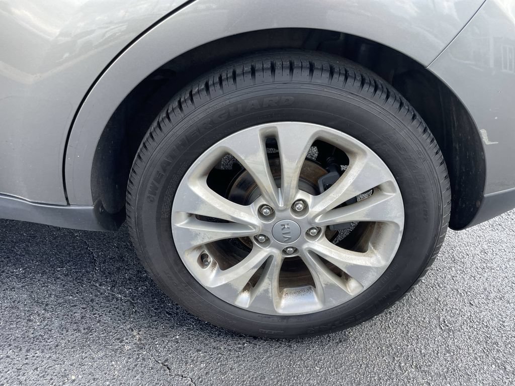 Used 2016 Kia Soul + FWD image 7