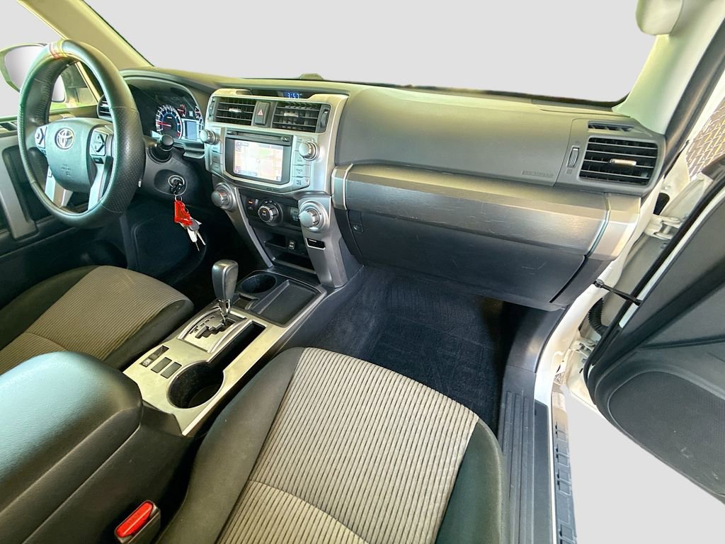Used 2017 Toyota 4Runner SR5 RWD image 31