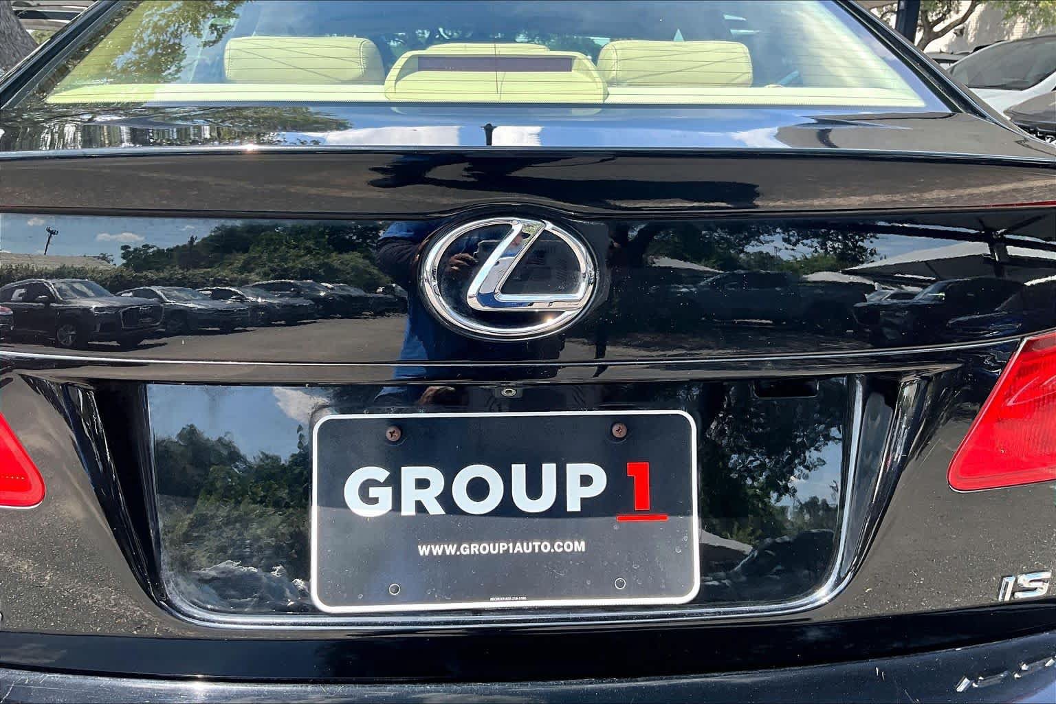 Used 2007 Lexus IS 250 w/ Premium Pkg RWD image 32