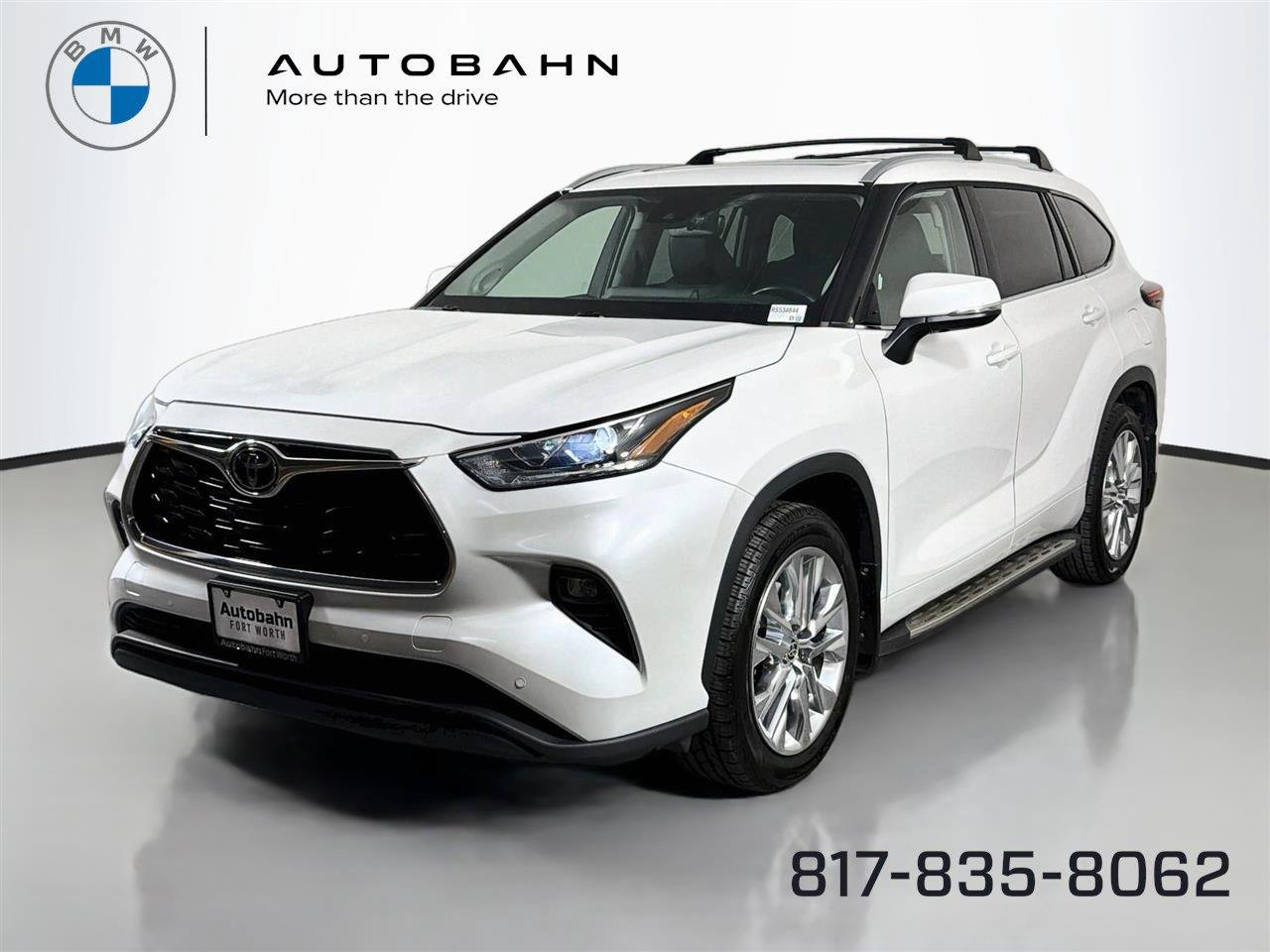Used 2024 Toyota Highlander Limited FWD image 1