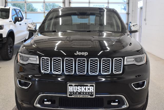 Used 2019 Jeep Grand Cherokee Overland AWD/4WD image 3