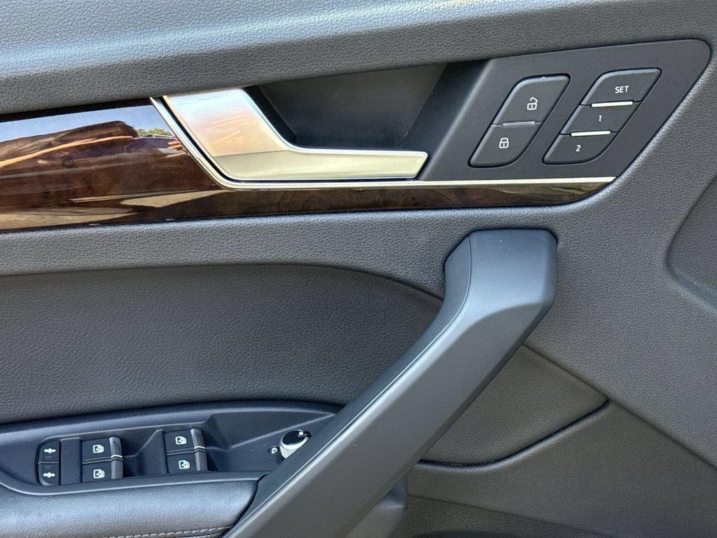 Used 2019 Audi Q5 2.0T Premium Plus w/ Premium Plus Package AWD/4WD image 15