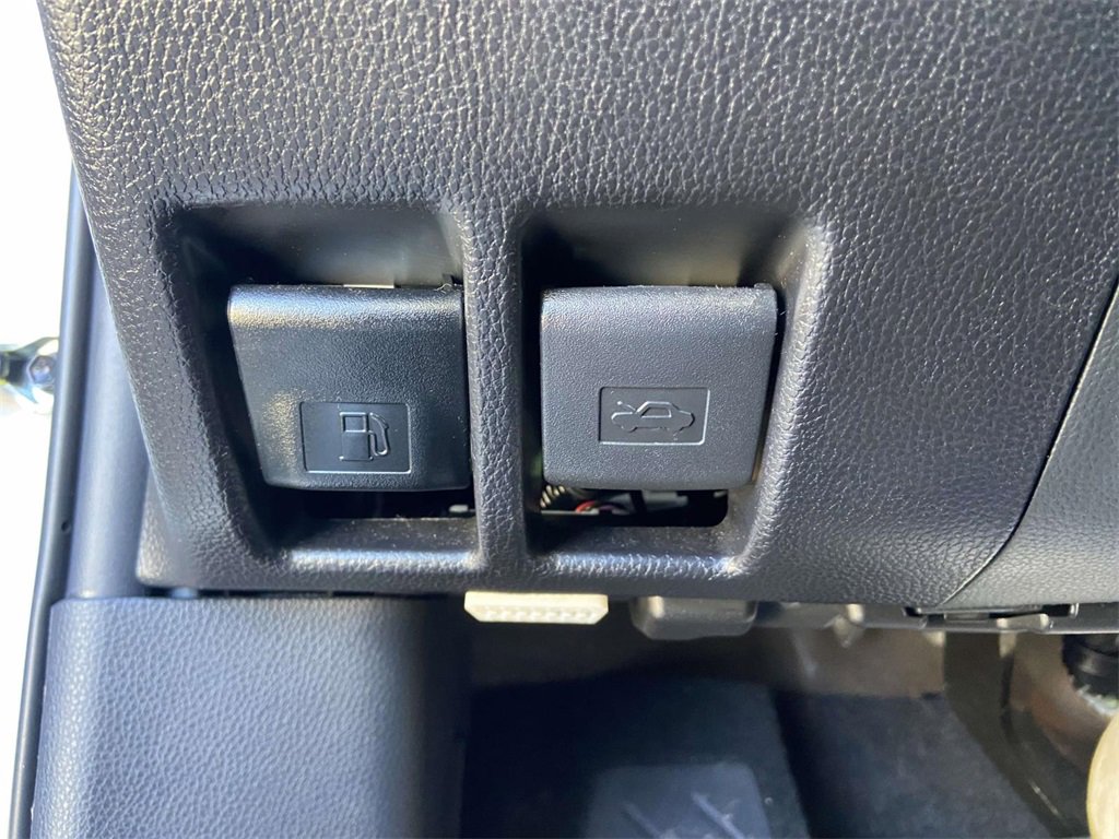 Used 2024 Toyota RAV4 XLE image 28