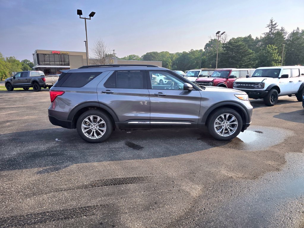 Certified 2023 Ford Explorer XLT w/ Equipment Group 202A AWD/4WD image 6