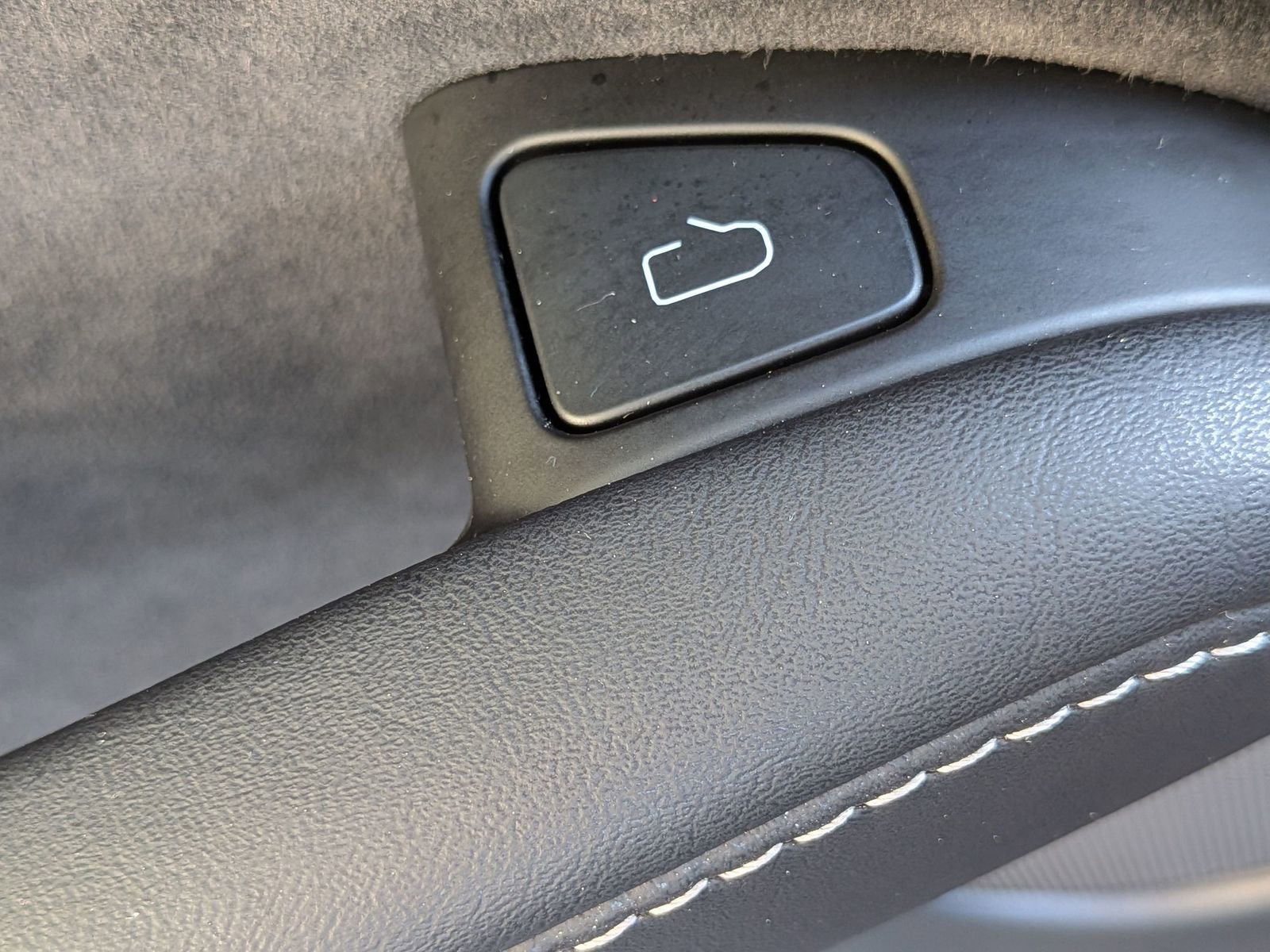 Used 2023 Tesla Model 3 Performance image 27