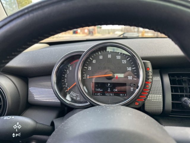 Used 2016 MINI Cooper 4-Door Hardtop image 9