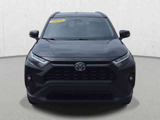 Used 2023 Toyota RAV4 XLE Premium AWD/4WD image 2