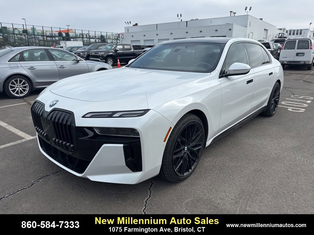 Used 2023 BMW i7 xDrive60 image 3
