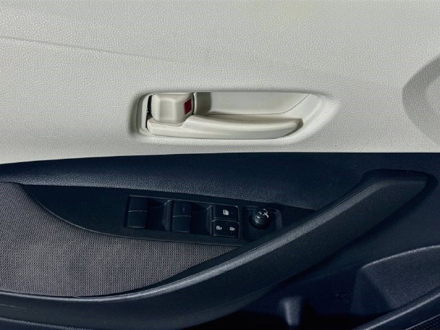 Used 2025 Toyota Corolla LE FWD image 22