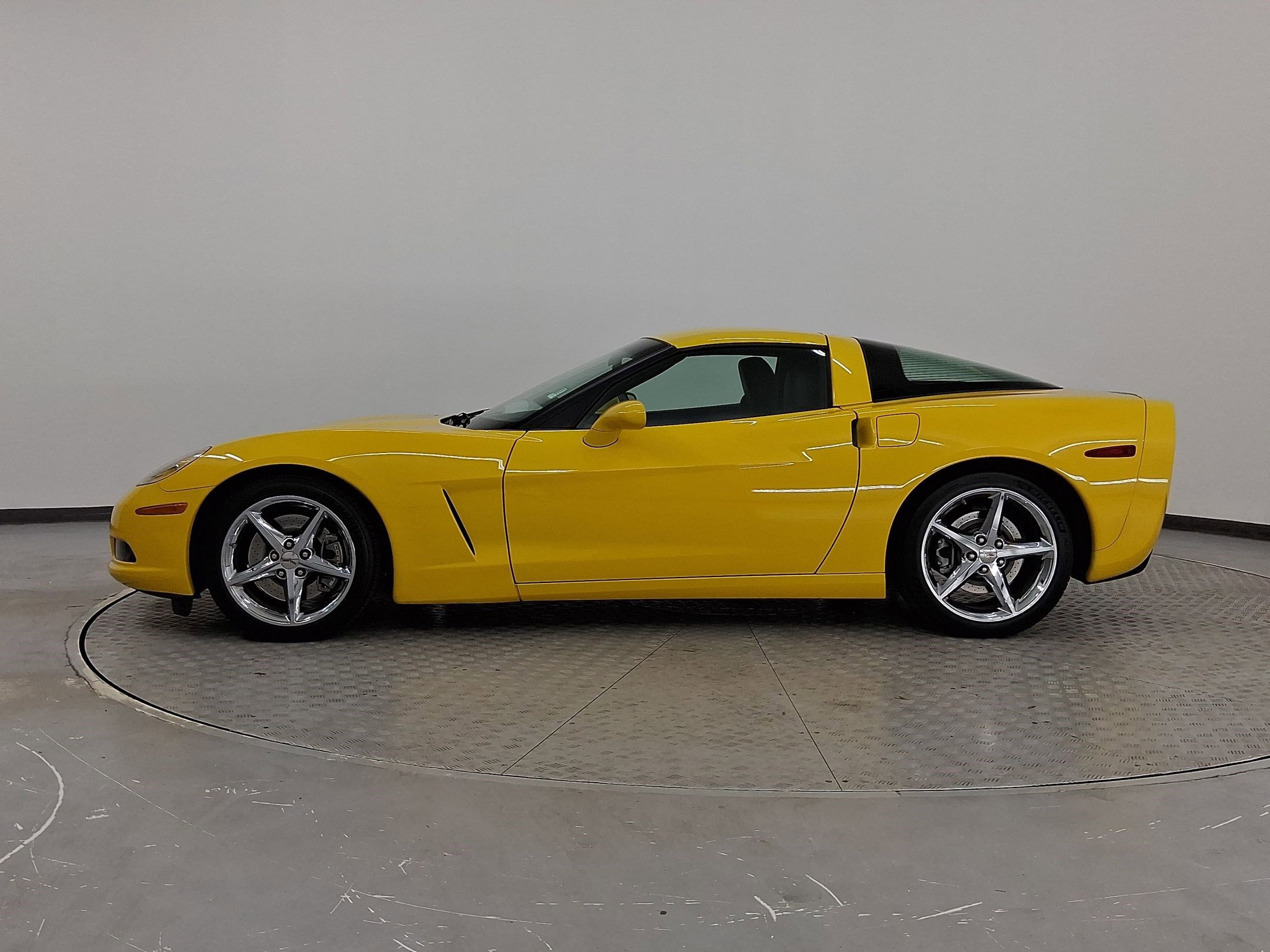 Used 2012 Chevrolet Corvette Coupe w/ 3LT Preferred Equipment Group image 2